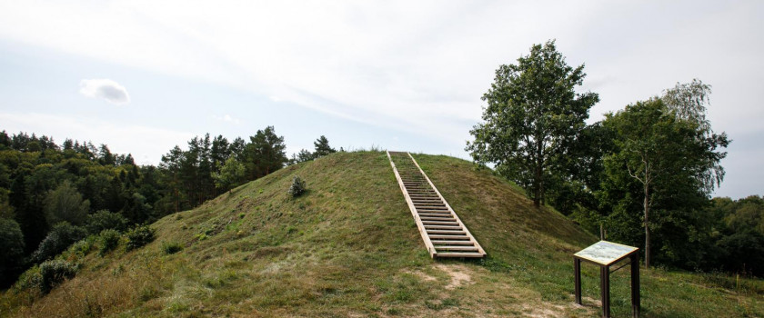 betygalos-piliakalnio-ir-alkos-kalno-aplinka-5d5d0ccdb8879.jpg